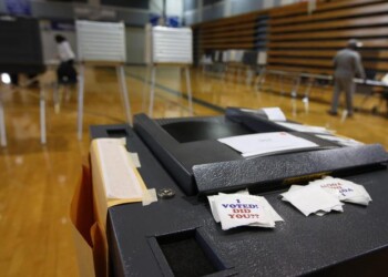 Russia: media, milioni di dati elettori Usa in Darknet