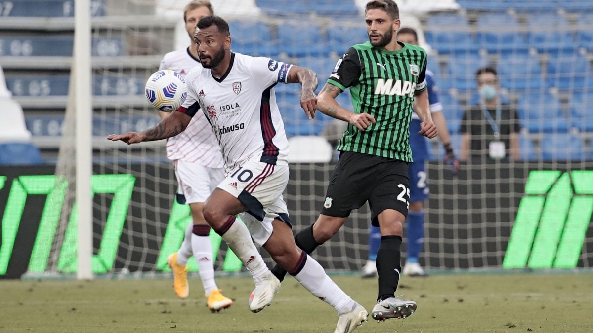 Sassuolo-Cagliari 1-1, botta e risposta finale tra Simeone e Bourabia