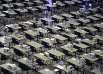 Scuola. Azzolina a sorpresa: “Test sierologici a campione anche agli studenti”
