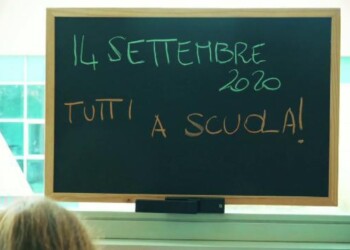 Scuola, gli istituti di Roma senza mascherine chiedono ai ragazzi di portarle da casa