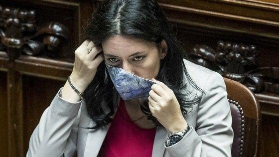 Scuola, i sindacati coi genitori in piazza il 26. La Uil: “Negata una supplenza a una precaria in gravidanza”