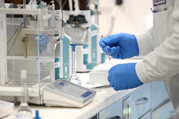 Speranza,prime dosi già a fine anno se vaccino Oxford ok