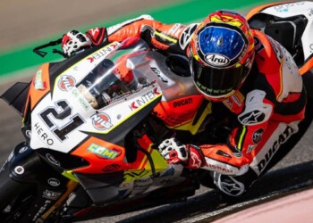Superbike, Gp Teruel: Rinaldi conquista la sua prima vittoria, battuti Rea e Davies