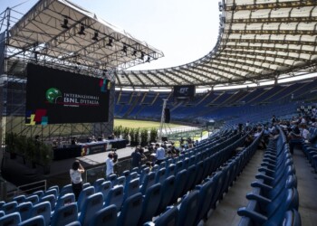 Tennis, Internazionali al via tra le polemiche. Binaghi: “Un’idiozia senza pubblico”