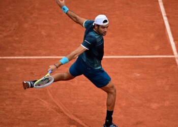 Tennis, Roland Garros: tutto facile per Berrettini e Djokovic. Al secondo turno nove italiani