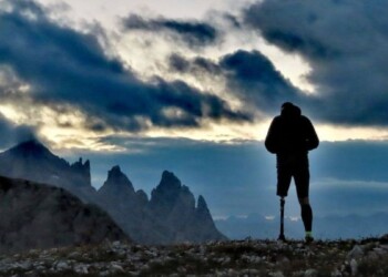 Tor in Gamba, 342 km tra le vette per abbattere le barriere