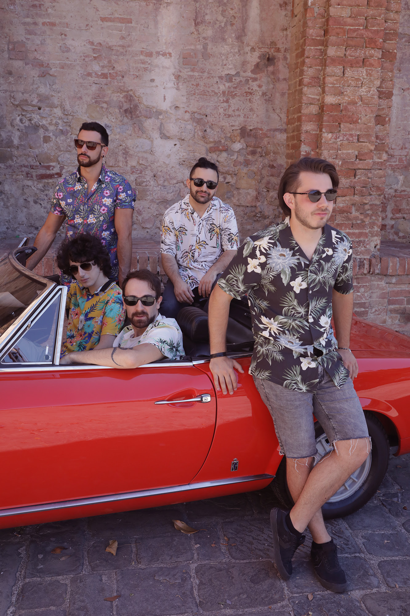 I DESCHEMA interpretano un successo di Lucio Battisti e realizzano un videoclip che offre un viaggio del mondo virtuale all’insegna dell’amicizia e della voglia di leggerezza