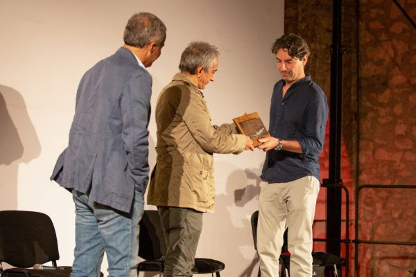 Con il cinema si possono salvare i territori. Parola di Sergio Rubini, a cui “Mònde” ha conferito il Premio “Parco Nazionale del Gargano 2020” per i trent’anni del film “La stazione”