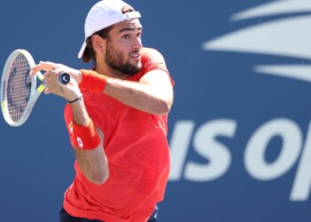 Us Open, niente derby azzurro agli ottavi: fuori Caruso, avanza solo Berrettini. Serena Williams avanti in rimonta