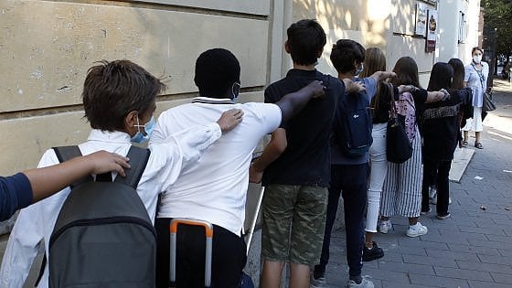 Vertice a Palazzo Chigi: “Soddisfatti per la ripartenza delle scuole”