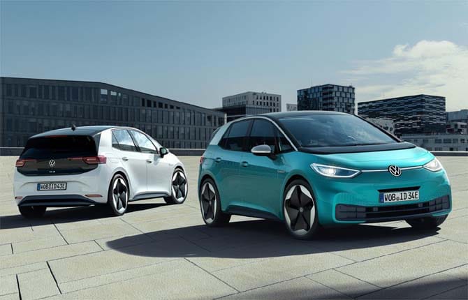 Volkswagen sfida Tesla: più auto elettriche entro il 2023