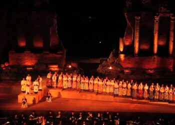 ALL’ALBA VINCEALL’ALBA VINCERO’: IL RICORDO DI MARCELLO GIORDANI NELLE VOCI DEL CORO LIRICO SICILIANORO’: IL RICORDO DI MARCELLO GIORDANI NELLE VOCI DEL CORO LIRICO SICILIANO