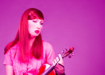 H.E.R., la prima violinista transgender italiana, venerdì sera live al Pigneto