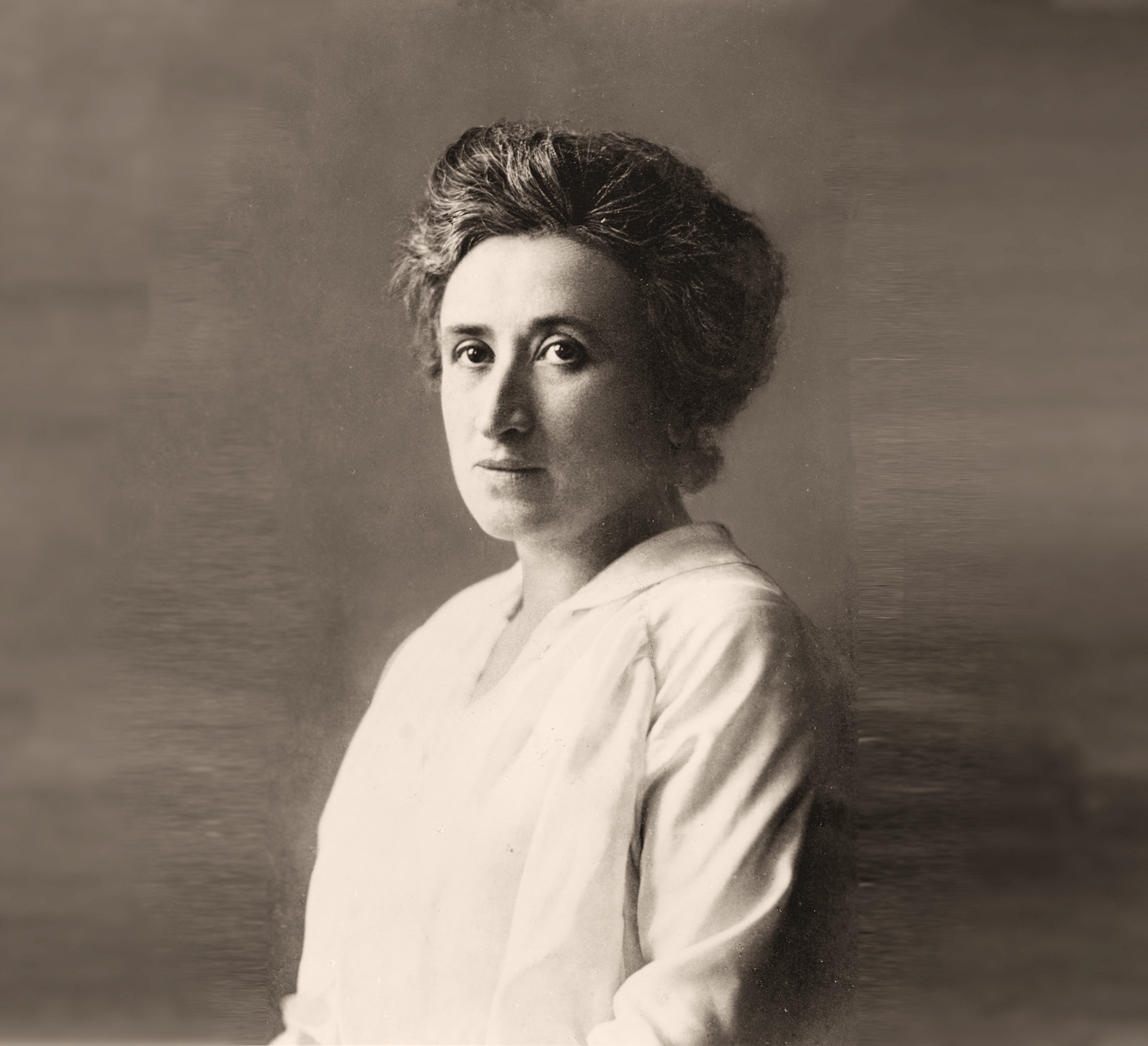 Polo del ‘900: al via 9cento Storie, format dedicato a 5 donne straordinarie. Si parte 8 ottobre con Rosa Luxemburg. Segue: Rita Levi Montalcini, Adriana Zarri, ElsaMorante, Hannah Arendt