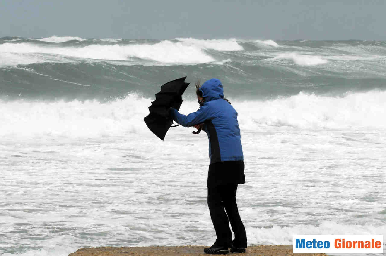 Non solo pioggia, ma anche vento forte e mare in burrasca