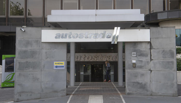 Atlantia: in Borsa in deciso calo in avvio, cede il 3%