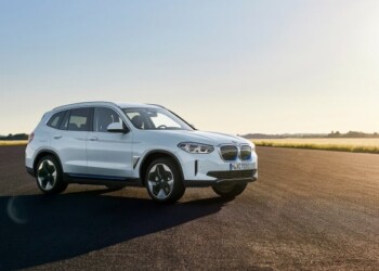 Bmw iX3, al via la nuova sfida tutta a zero emissioni