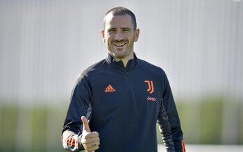 Bonucci, gaffe sui social: “Sii positivo”. I tifosi: “Meglio di no”