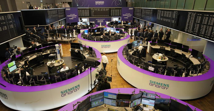 Borsa: Europa giù con Wall Street aperta in calo