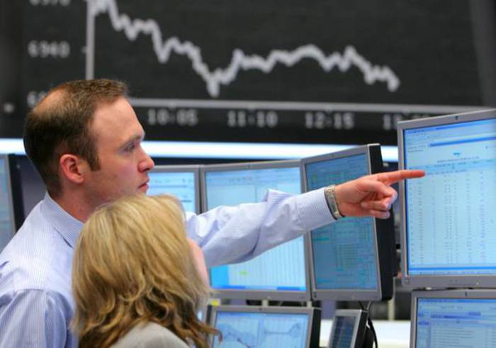 Borsa: Europa in avvio poco mossa, Parigi -0,06%