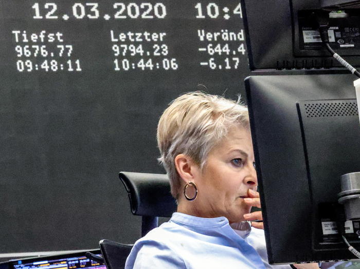 Borsa: Europa si appesantisce ancora, Milano -0,86%