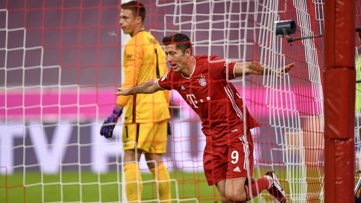 Bundesliga, poker di Lewandowski: l’Hertha si arrende 4-3