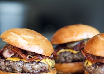 CARNE SINTETICA, LA BATTAGLIA DI CONFAGRICOLTURA PER LA TRASPARENZA CONTINUA