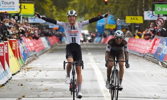 Ciclismo, l'importanza di chiamarsi Pedersen: Casper vince la Parigi-Tours, Mads la Gand-Wevelgem