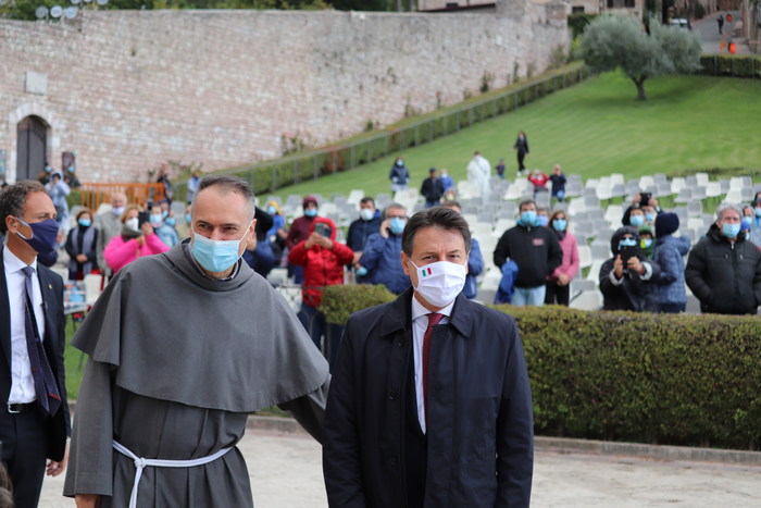 Conte ad Assisi per celebrazioni San Francesco
