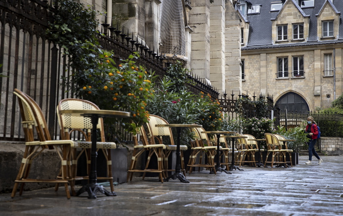 Coronavirus: Parigi peggiora e si prepara a chiusura bar