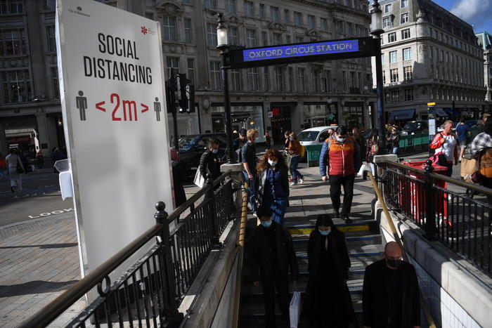 Covid: autorità medica Gb, siamo ad un punto di non ritorno
