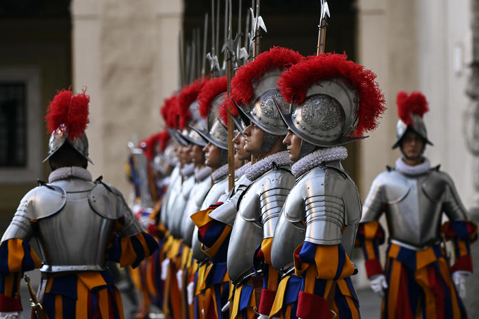 Covid, casi di contagio in Vaticano: 4 Guardie Svizzere positive