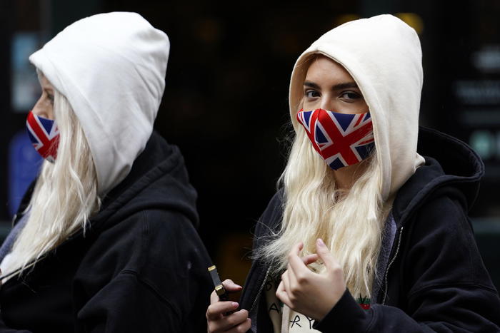 Covid: donne più ligie a regole, si mettono meno in pericolo