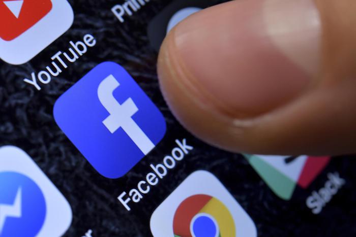 Covid: Facebook vieta le inserzioni che scoraggiano i vaccini