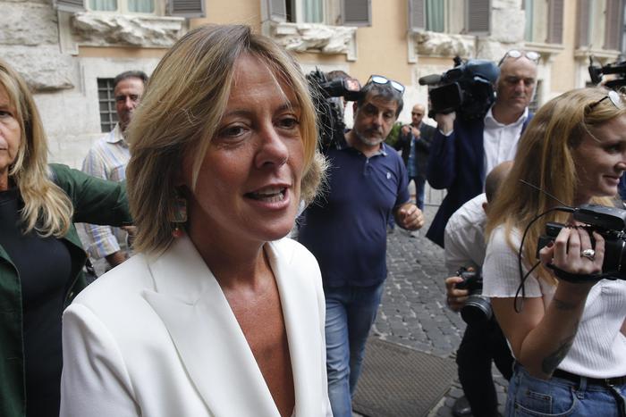 Covid: Lorenzin, sono positiva, è una brutta bestia