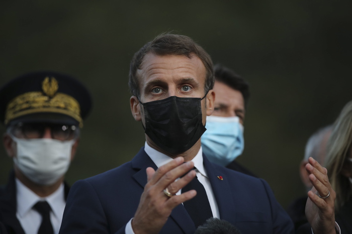 Covid: Macron studia una nuova stretta e riunisce i ministri
