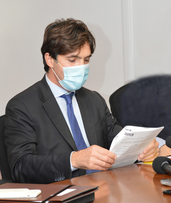 Covid, Marche, dad al 50% ultimi 3 anni superiori