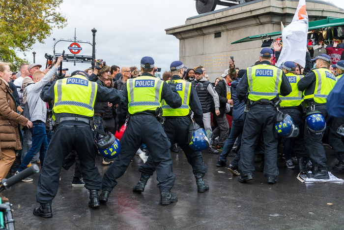 Covid: polizia Londra disperde protesta anti-lockdown