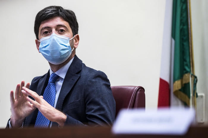 Covid: Speranza convoca Cts, riunione nel pomeriggio