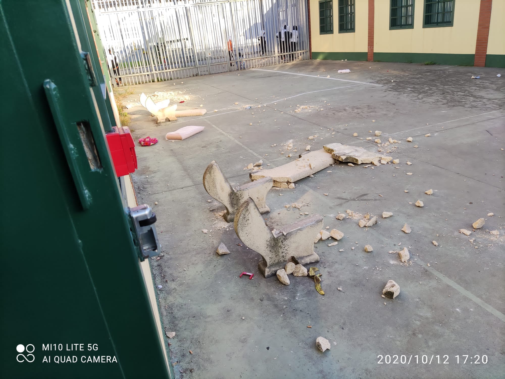 Al Cpr di Milano rivolta dei migranti, Fsp Polizia: “Solito copione, medesimi rischi. Rifiutano i rimpatri e sono disposti a tutto. Centro devastato”