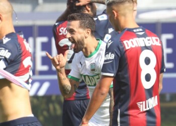 Diretta Bologna-Sassuolo 3-4, autorete di Tomiyasu