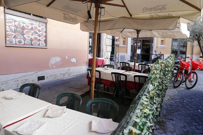 Dpcm:Fipe,misure costano altri 2,7mld per ristorazione