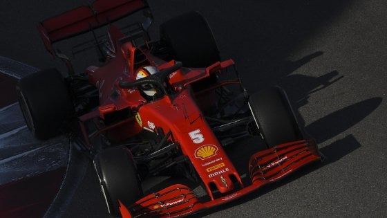 F1, tensione al Nurburgring: un positivo alla Mercedes. Esordio per Mick Schumacher: ”Papà sempre il migliore”