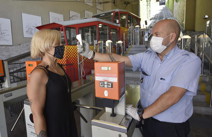 Fino a dicembre niente Iva su termoscanner e kit test