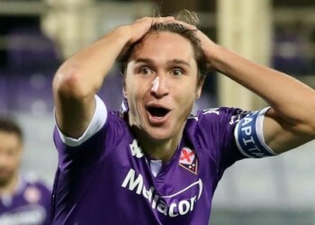 Fiorentina, sono stati gli ultrà a vietare a Chiesa di indossare la fascia da capitano dedicata ad Astori?