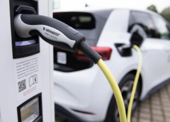 Francia da copiare: bonus di 1000 euro per acquisto auto elettriche usate