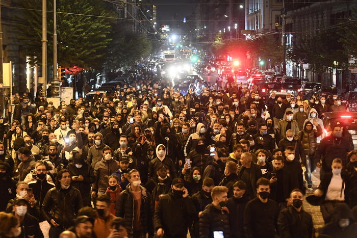 Guerriglia Napoli: due arresti della Digos per scontri