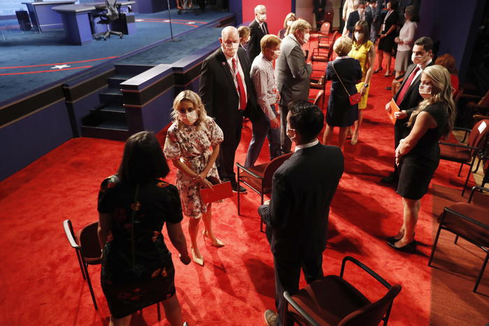 Harris, Trump-Pence hanno nascosto pericolosità virus