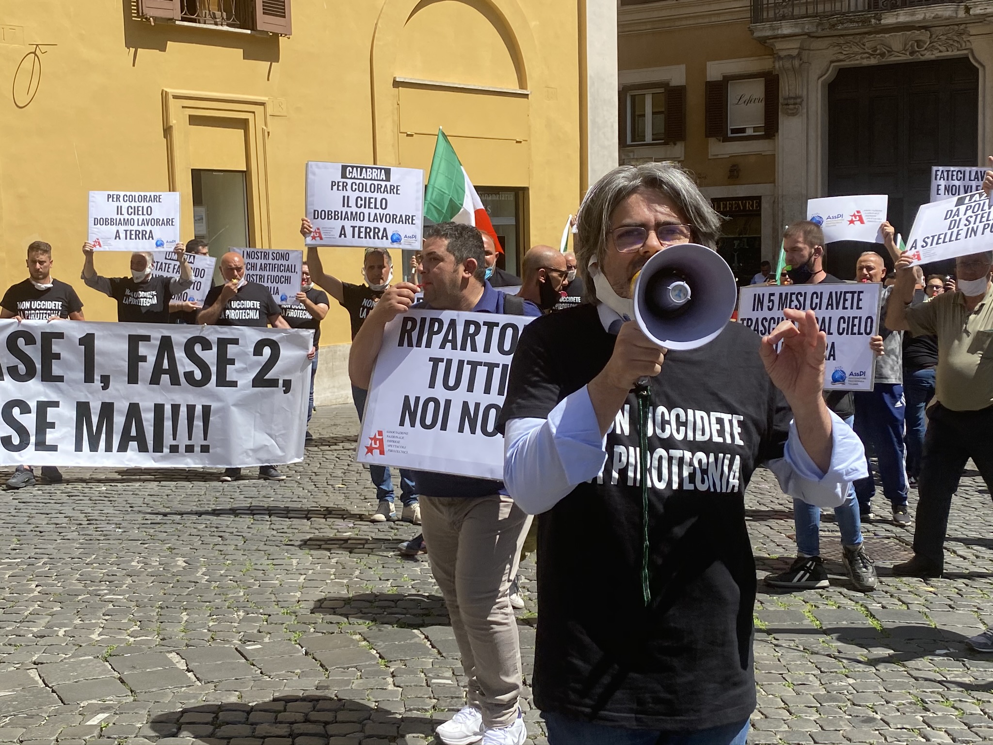 DL RISTORI: I PIROTECNICI A CONTE, ESTENDERE CODICI ATECO AD ATTIVITA’ DANNEGGIATE DAL COVID