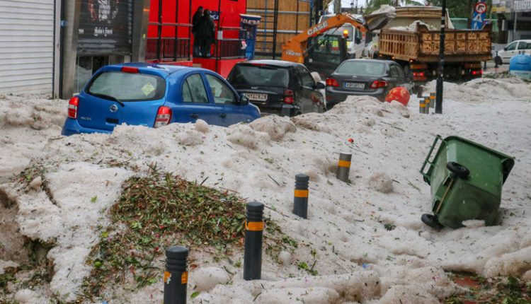 Accumuli di grandine su Creta